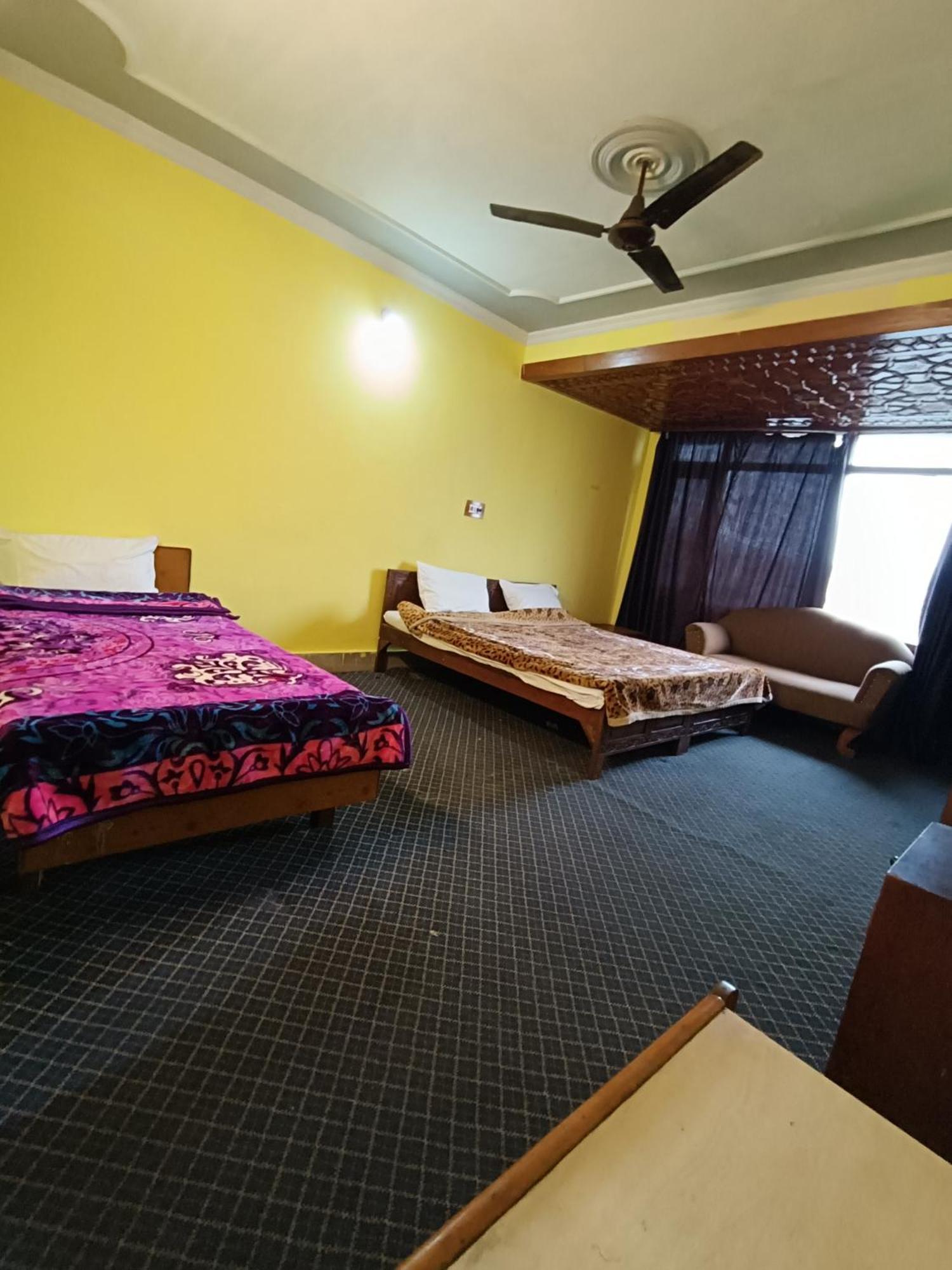 Kashmir Hill Town Hotel Srīnagar Екстериор снимка